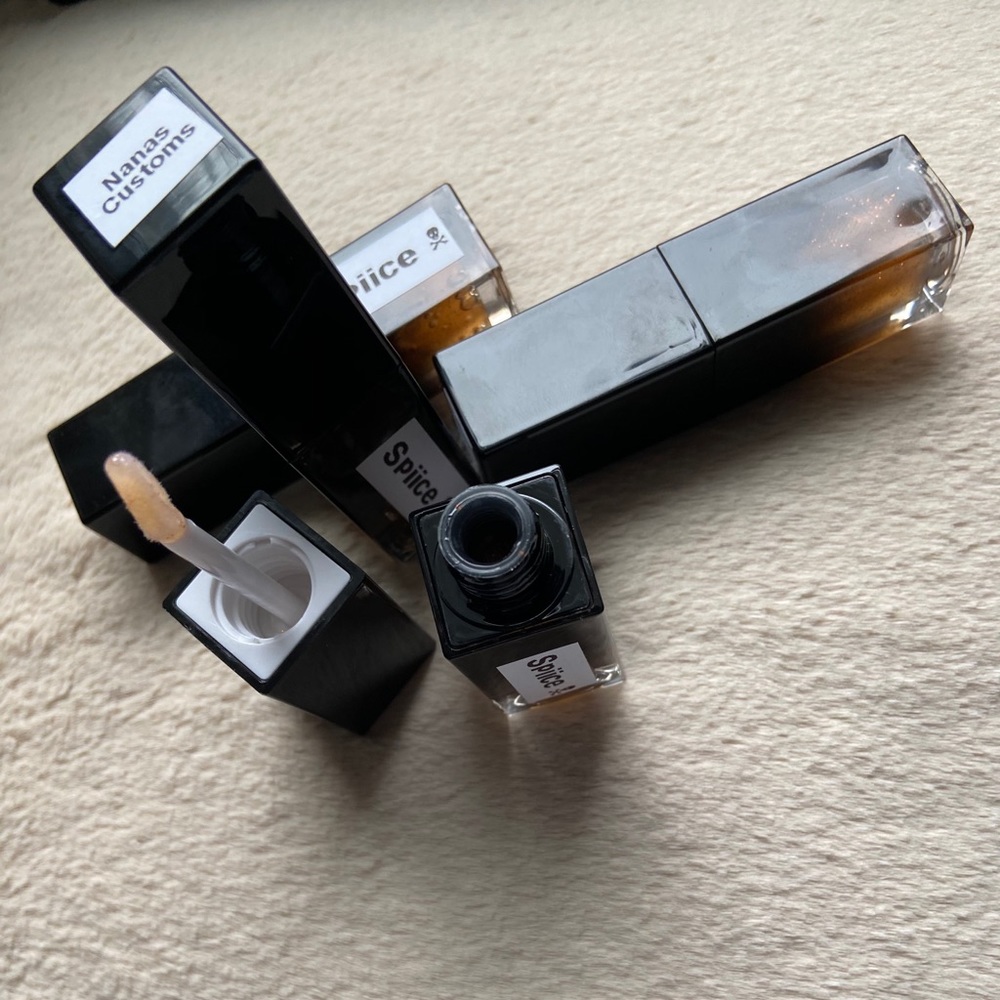 Lip gloss - Picture 4 of 6